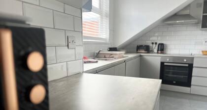 Cozy Belfast Apartment With 2 Bedrooms