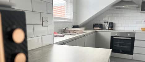 Fridge, microwave, oven, stovetop