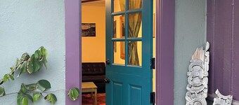 Bohemian Tract House- studio in peaceful Ventura perfect for your getaway