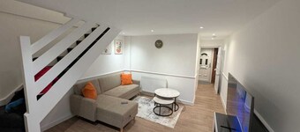 Spacious comfortable space for up to 4 guest - 2 bedroom - 2 beds - 1 bathroom