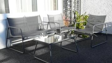 Familien-Vierbettzimmer, Gartenblick | Unterkunftsgelände