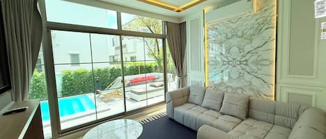 House, 3 Bedrooms, Patio | Living area