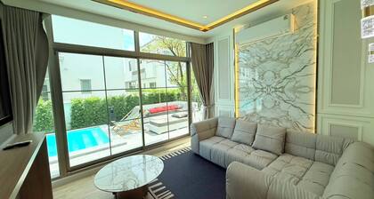 Luxury House Near Suvarnabhumi Airport