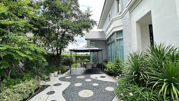 House, 4 Bedrooms, Accessible | Terrace/patio