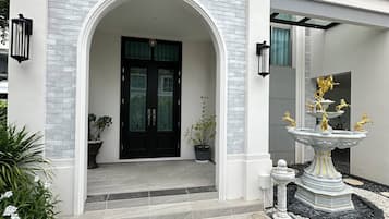 House, 4 Bedrooms, Accessible | Exterior detail