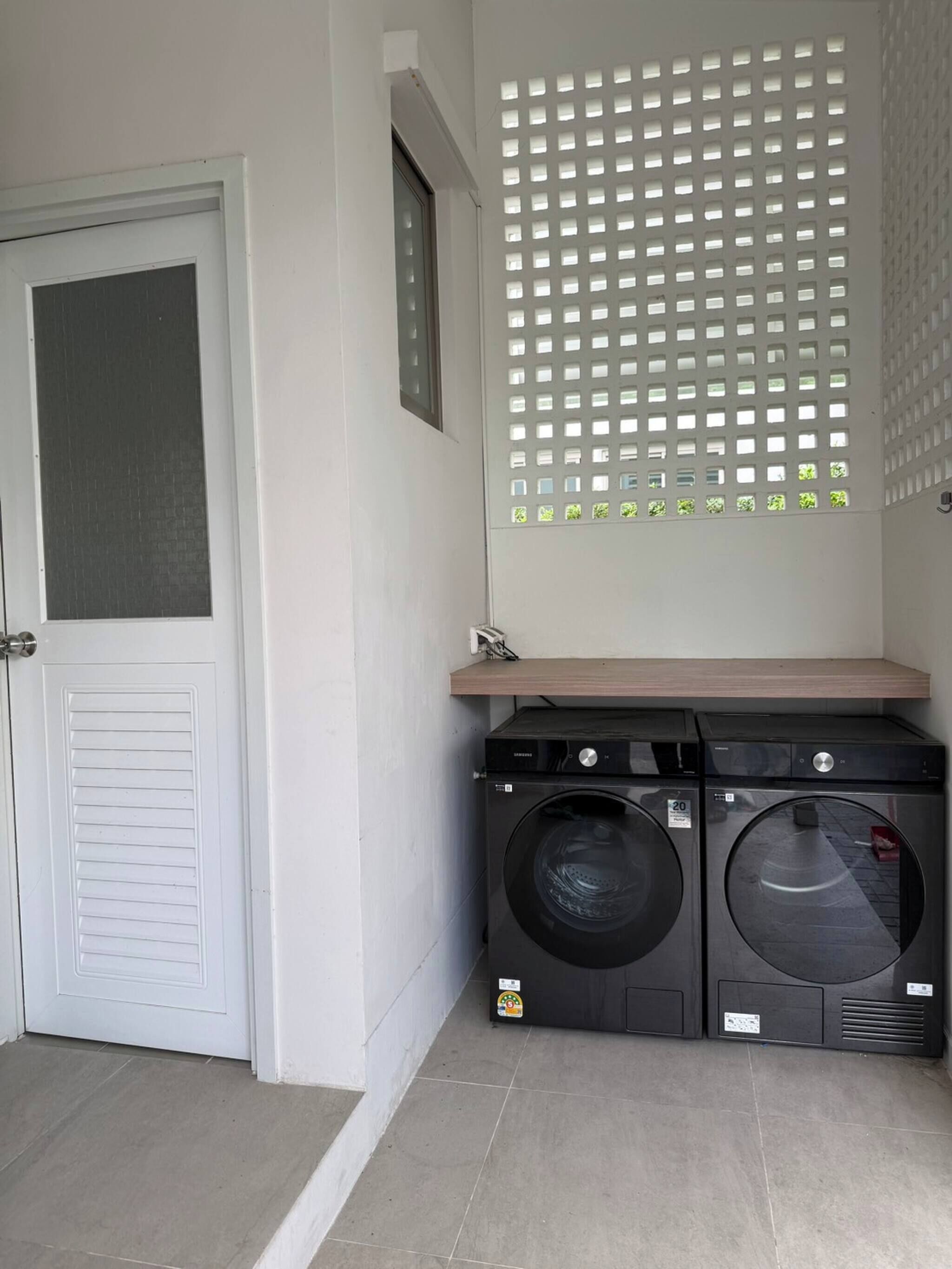 House, 4 Bedrooms, Accessible | Laundry
