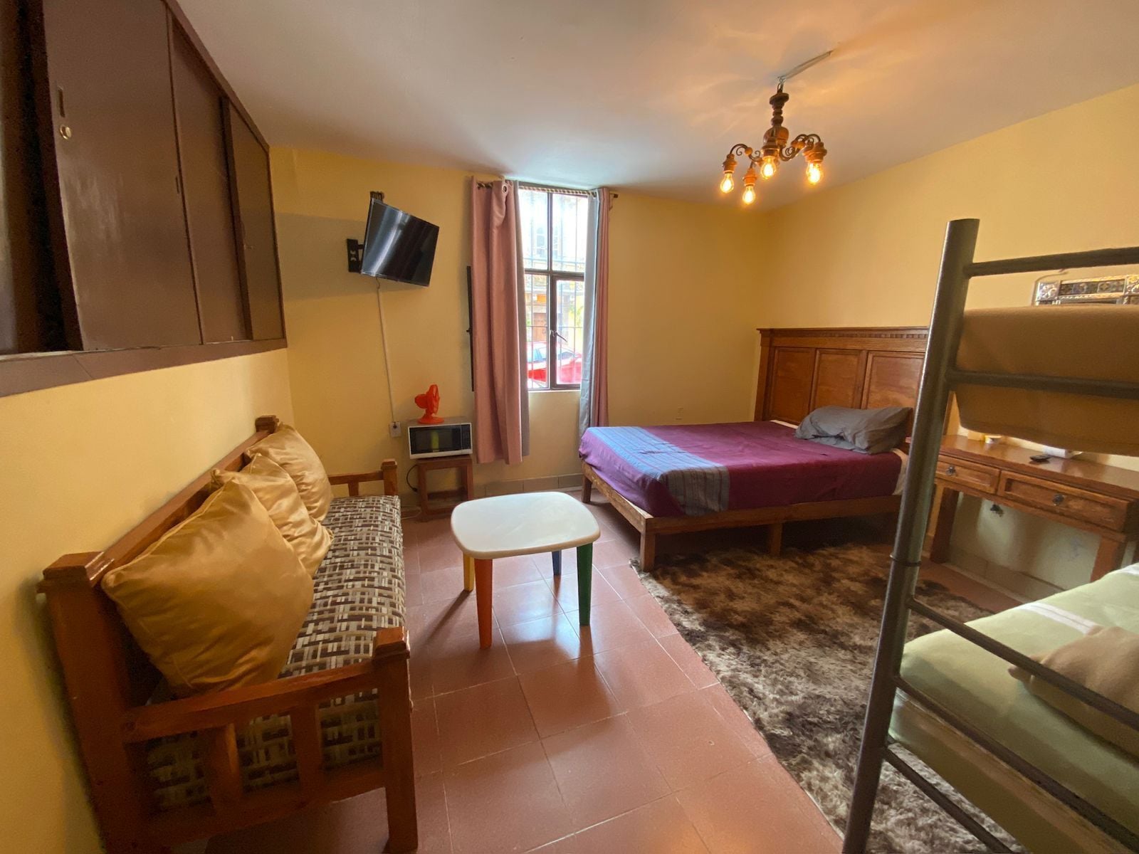 Habitación familiar, vista a la ciudad