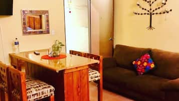 Habitación familiar, vista a la ciudad | Interior