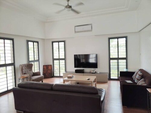 2-bedroom villa with 46 m² living room and garden