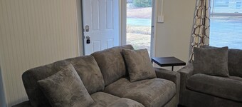 Beautiful 3-bedroom house in delightful Saint Joseph, IL!