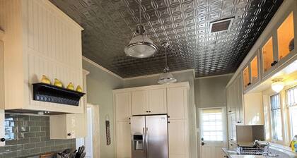 Quaint Historic Cottage In Prescott