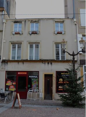 Exterior - Vrbo Property (Metz)