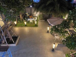 Outdoor dining - Premium Fully Furnished house + Free Driver 50 km/Day (Mueang Samut Sakhon District)