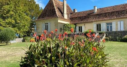 La chartreuse de Caville, swimming pool & nature