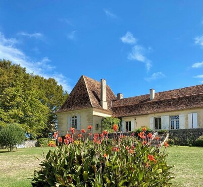 La chartreuse de Caville, swimming pool & nature