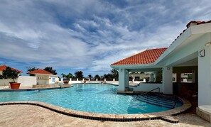 2 outdoor pools - Golden Dream Villa 2nd floor A (Isabela)