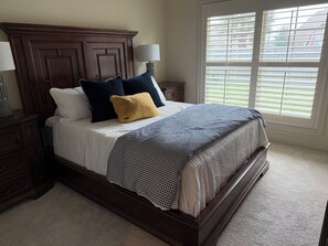 3 bedrooms, desk, iron/ironing board, free WiFi