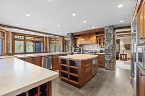 Private kitchen - Secluded 160-Acre Jackson Hole Ranch, Mountain Views & Horses (Jackson)