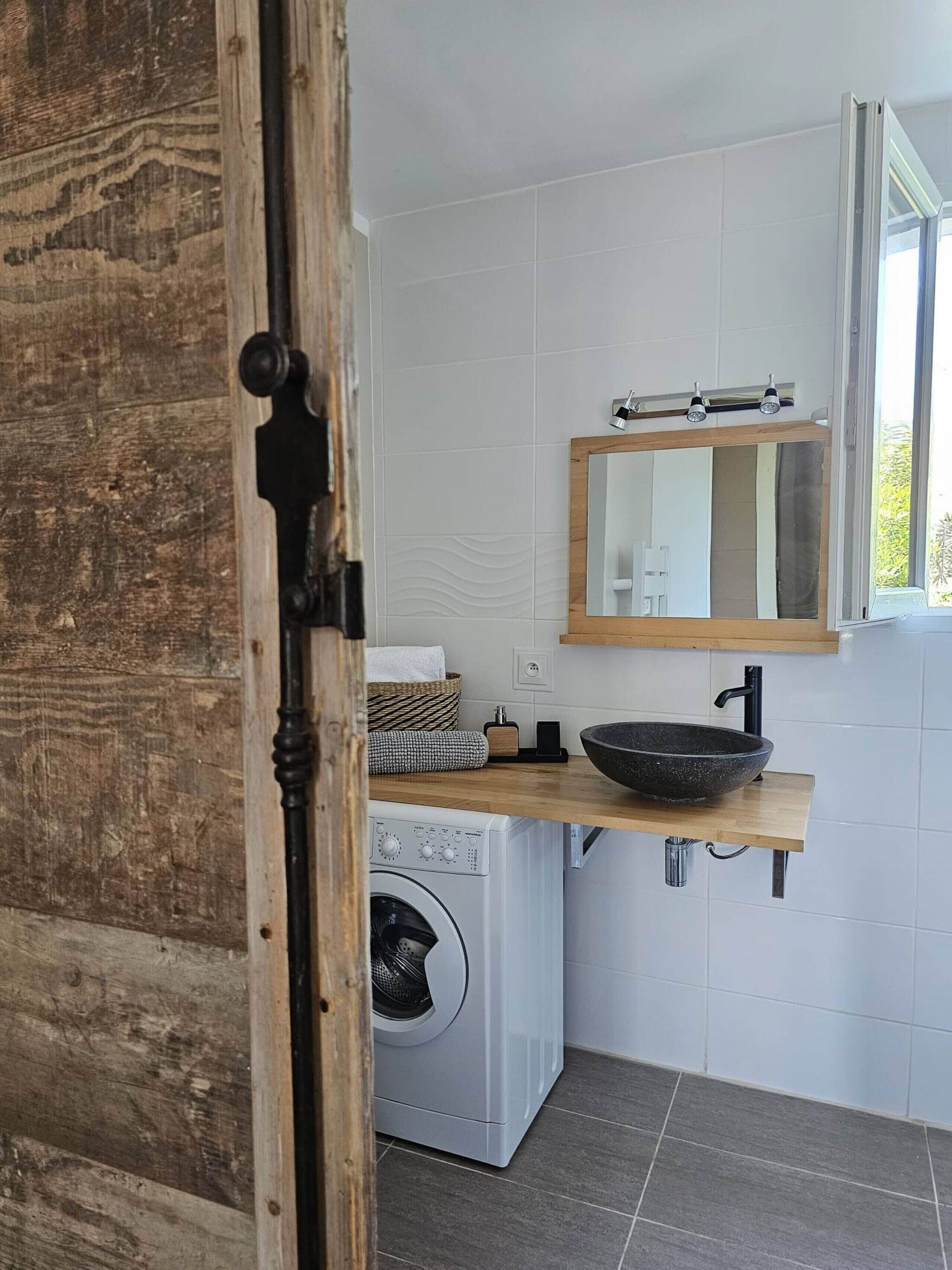 Dusche, Haartrockner, Handtücher