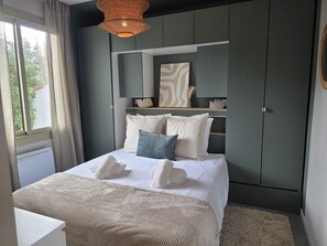 1 bedroom, free WiFi, bed sheets - - (Hyères)