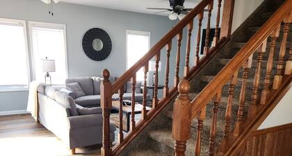 Spacious 4-bedroom house in Cherokee with AC