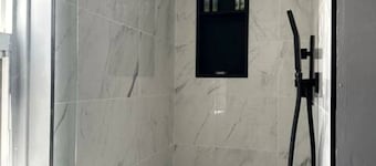 Renovated 2 Bedroom Apt Central Hamilton