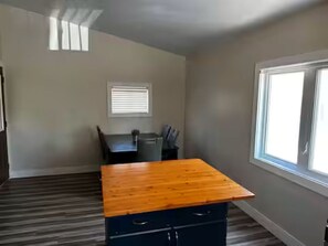 Apartment, City View | Interior - Renovated 2 Bedroom Apt Central Hamilton (Hamilton)