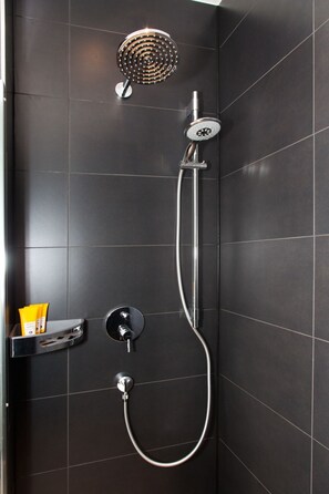 Hair dryer, towels, soap, toilet paper - Exclusive studio business apartment (Neu-Isenburg)