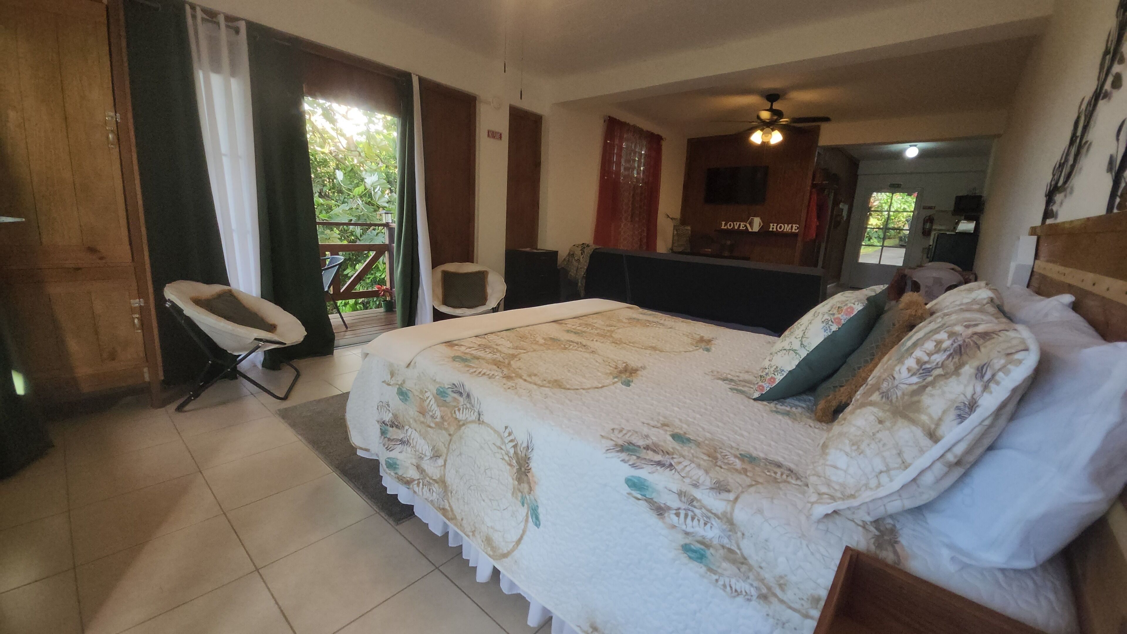 1 bedroom, iron/ironing board, WiFi (free), bed sheets