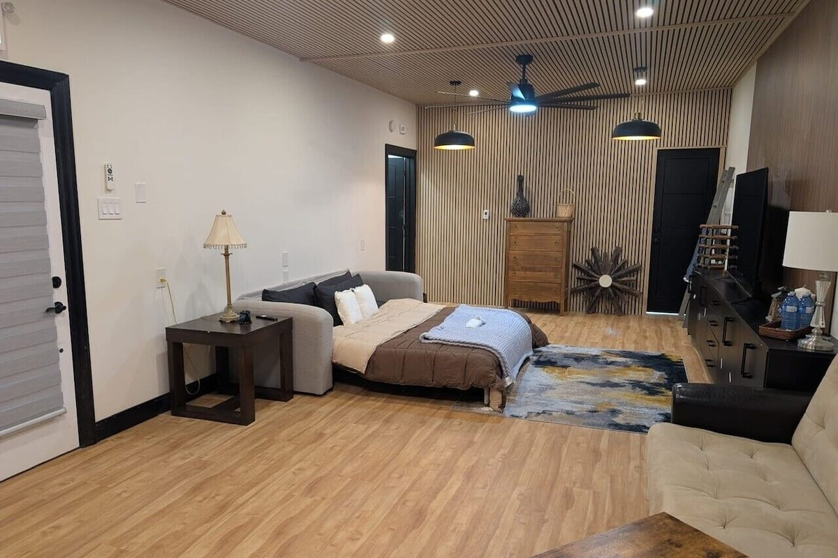 Superior Studio Suite, City View