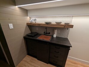 Superior Studio Suite, City View | Private kitchen - Beamsville Modern Rustic Suites (Lincoln)