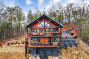Exterior - Free Dollywood Tickets, Luxurious, Modern, A+Location, Fire Pit (Sevierville)