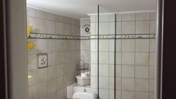 Chambre Double Supérieure, vue plage | Salle de bain