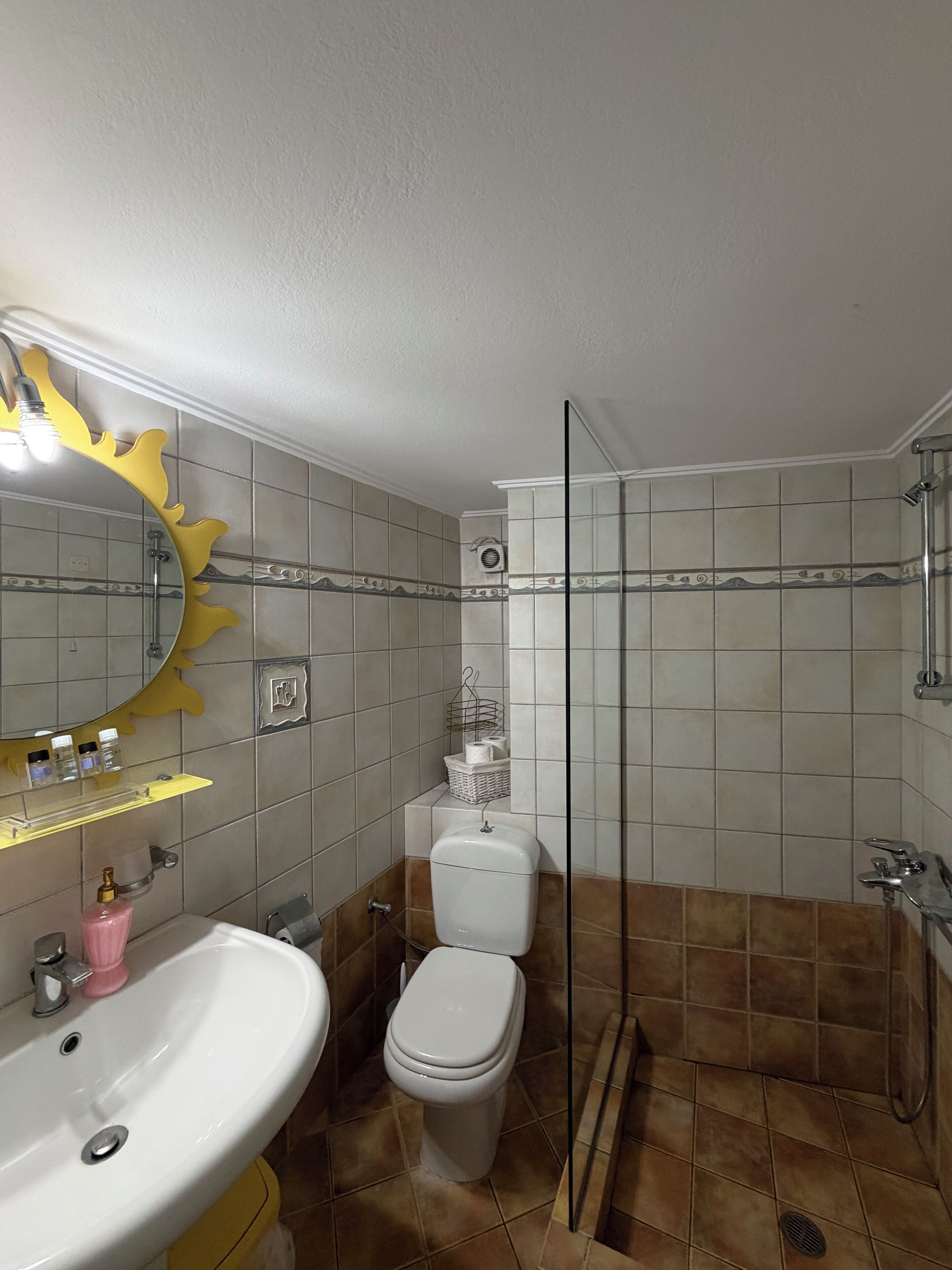 Superior Double Room, Beach View | Bathroom