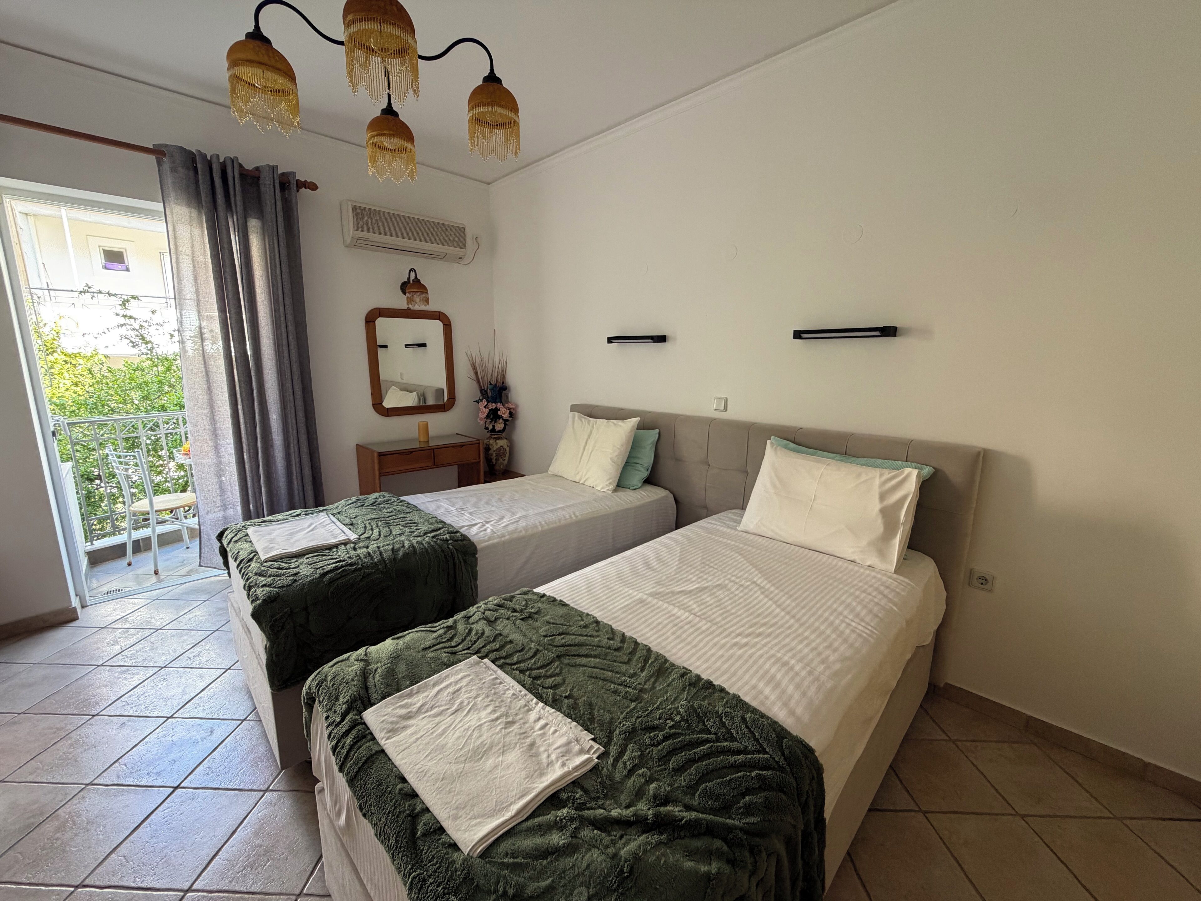 Standard Double Room | In-room safe, soundproofing, iron/ironing board, free WiFi