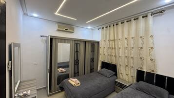 2 bedrooms, iron/ironing board, WiFi (free)