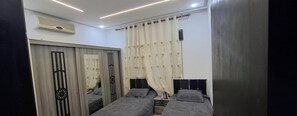 2 camere, ferro/asse da stiro, Wi-Fi gratuito