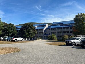 Exterior - Cozy 1-bedroom studio in downtown Lincoln, in the hub of the White Mountains. (Lincoln)