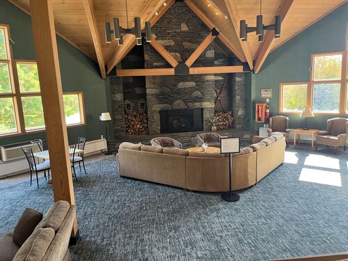 Cozy 1-bedroom studio in downtown Lincoln, in the hub of the White Mountains.