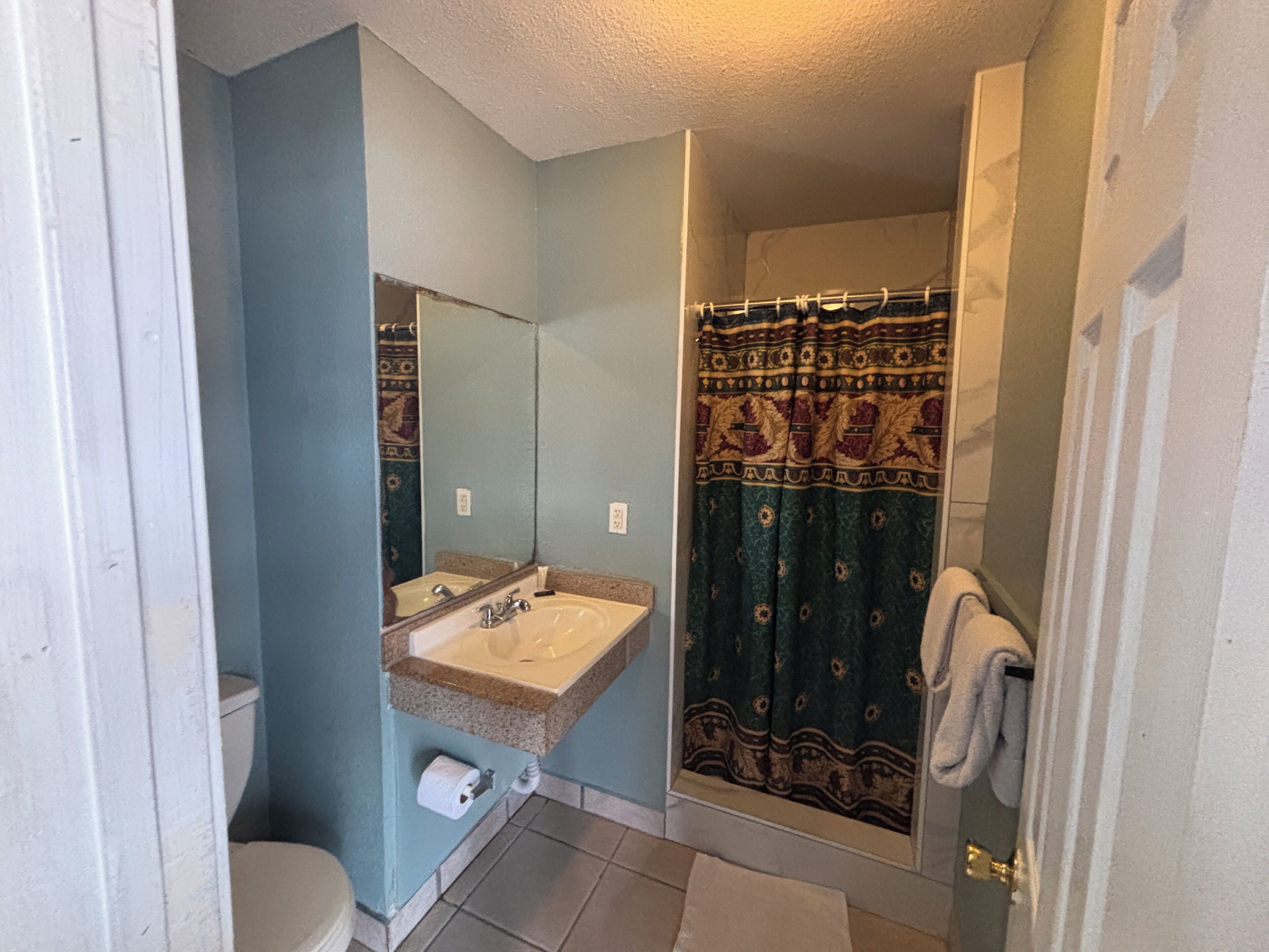 Standaard tweepersoonskamer | Badkamer