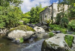 Miscellaneous - House with 4100 m2 grounds 2 km from the Piquet au Tablier chaos site. (Le Tablier)