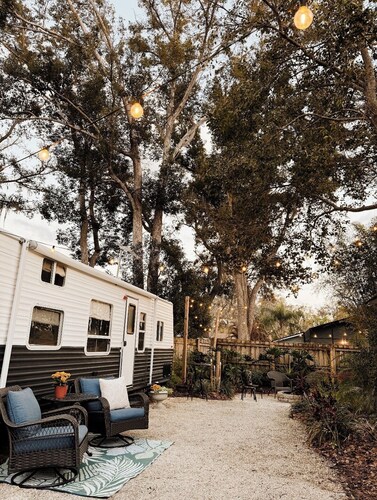 Cozy Glamping Retreat • Sleeps 4 • Family Fun or Romantic Getaway 