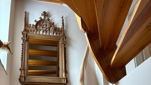 A staircase with wooden steps and a white railing. - Panorama Joy #1 (EG) (Schmallenberg)