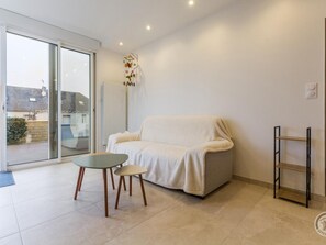 TV - Cozy apartment with parking - 2 guests (Donville-les-Bains)