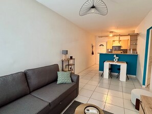 TV - Apartment sea view, parking - 4 guests (Canet-en-Roussillon)