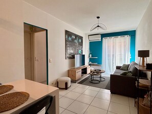 TV - Apartment sea view, parking - 4 guests (Canet-en-Roussillon)