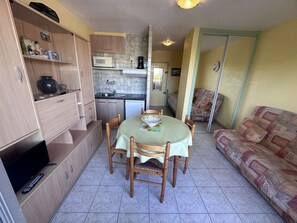 Interior - Studio with terrace and sea view - 4 guests (Le Grau-du-Roi)