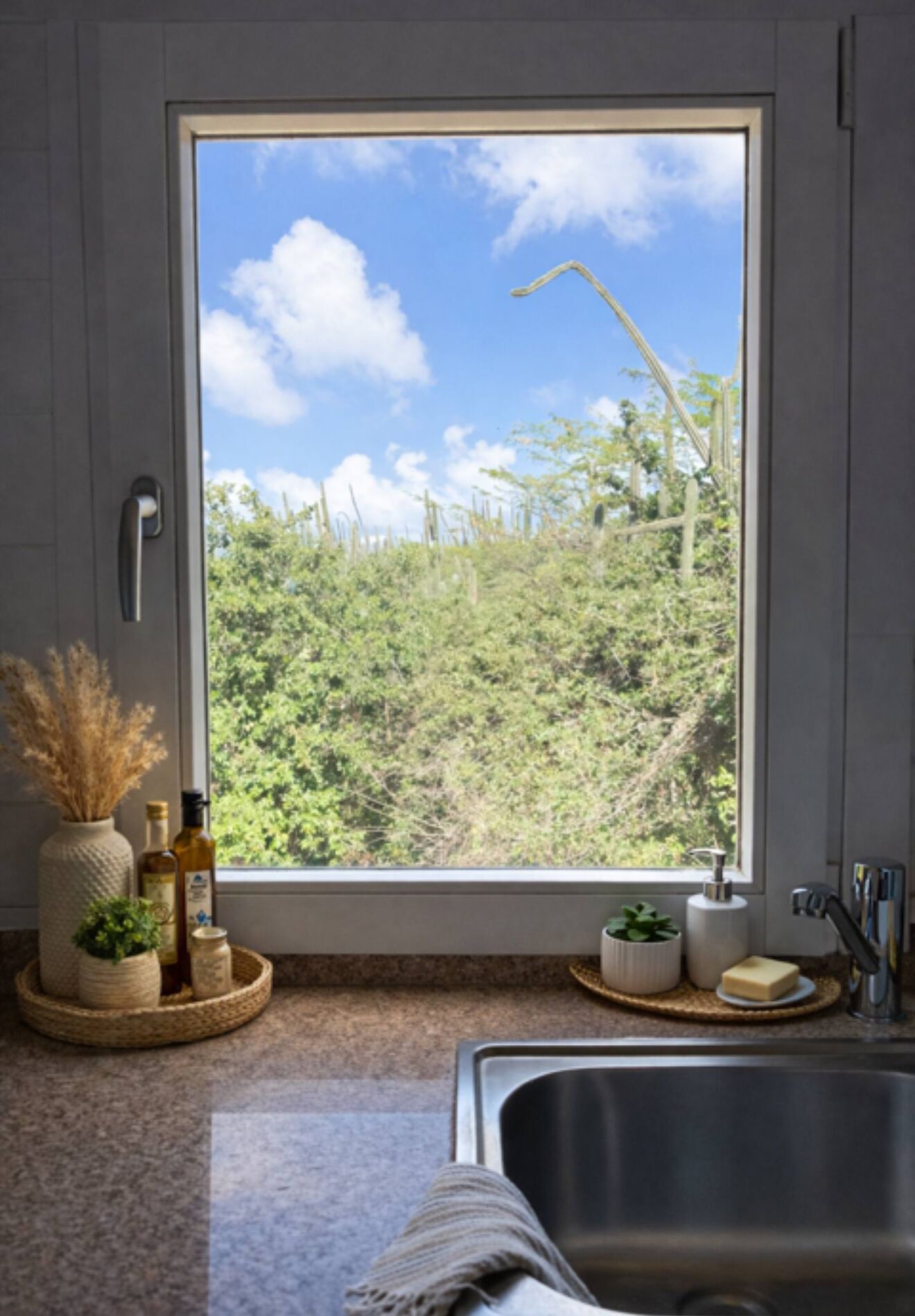 المنشأة من الداخل