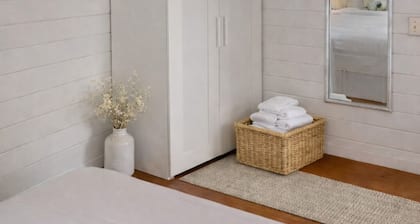 New Boutique Lodge in Aruba - Pool, Beach Gear & VIP Shuttle - Hidden Paradise