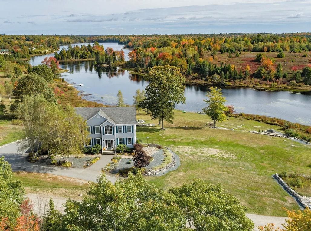 Bring Your People to Maine in the Fall!